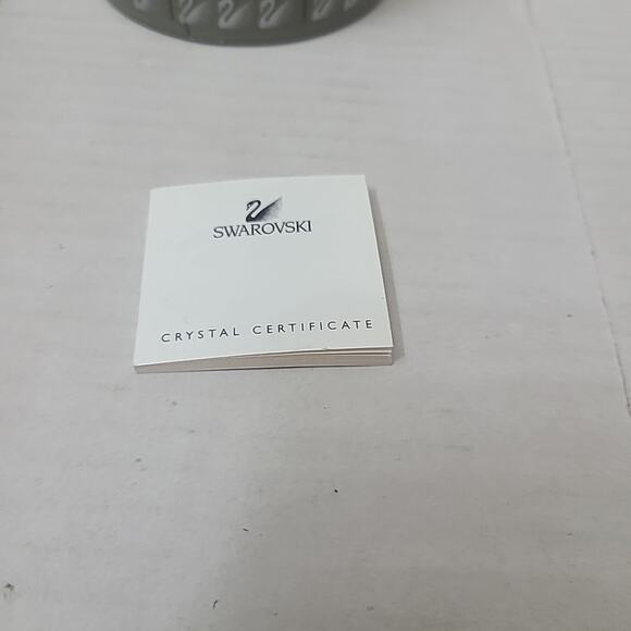 Swarovski Crystal Seal "Flipper" Figurine #7663NR46 with Box And Certificate - Picture 5 of 7